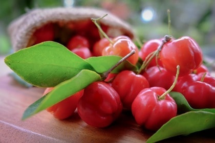 acerola-cherry-fruit-close-up