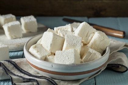 homemade-sweet-square-marshmallows