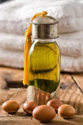 argan-oil-and-fruits