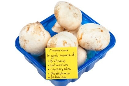 mushrooms-in-basket-with-sticky-note-with-nutrient-info